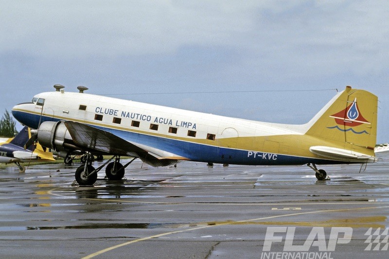 PT-KCV / DC-3 / Clube Náutico Água Limpa