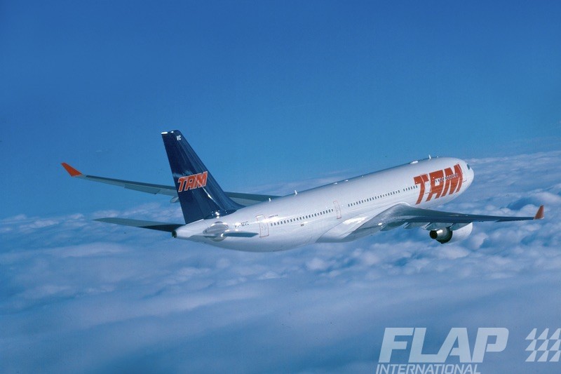 PT-MVC / A330-200 / TAM