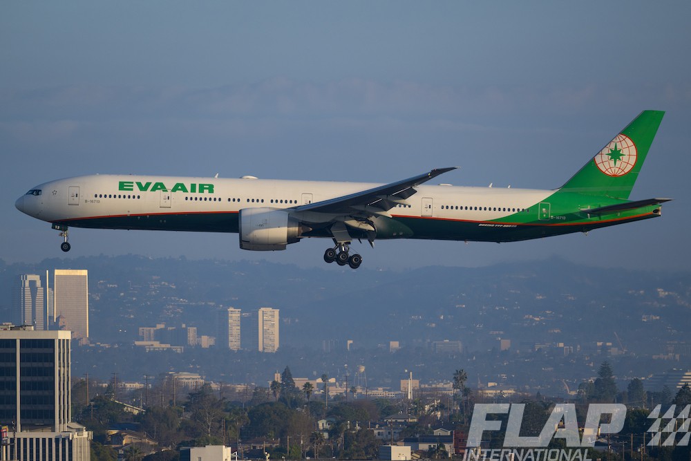 B-16713 / 777-300ER / EVA Air