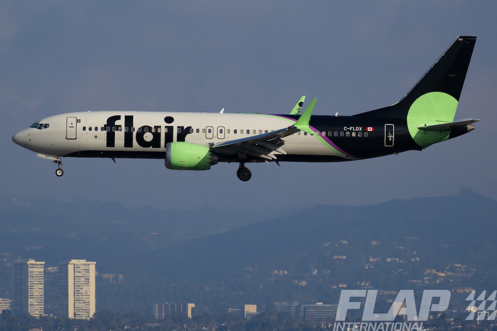 C-FLDX / 737 MAX 8 / Flair