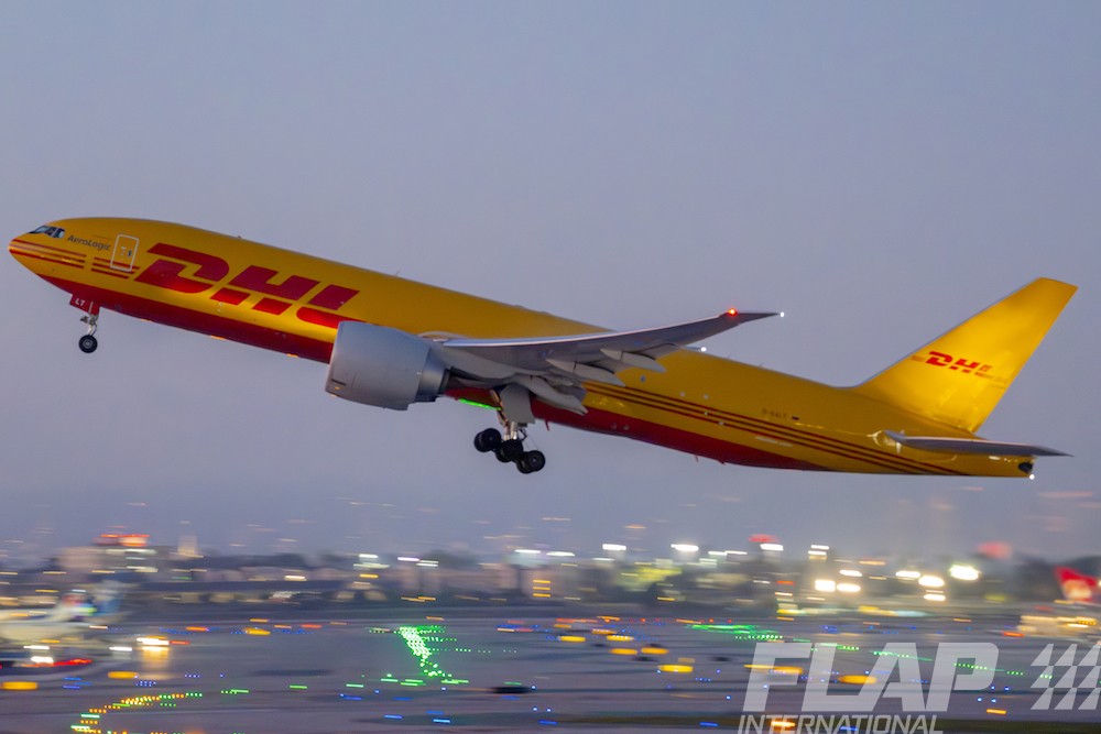 D-AALT / 777F / DHL