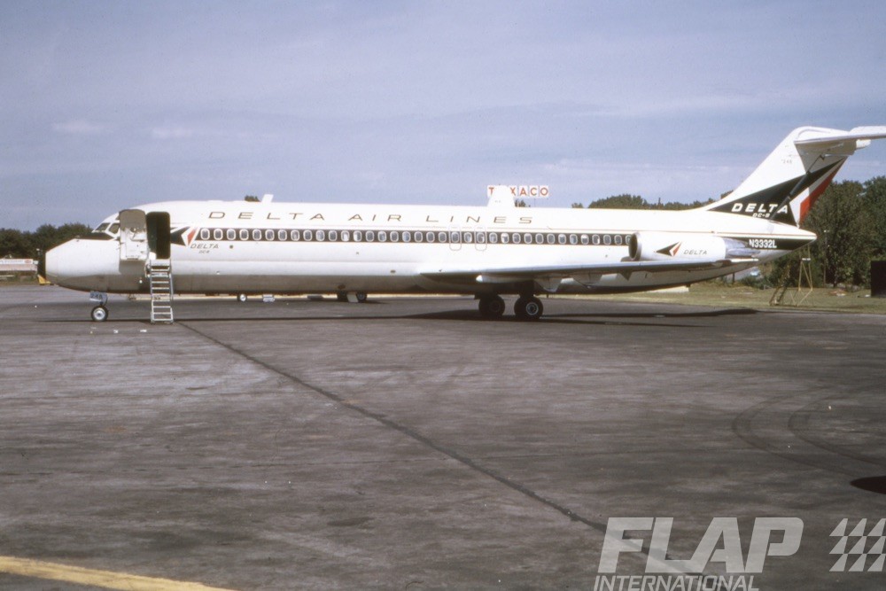 N3332L / DC-9-30 / Delta Air Lines