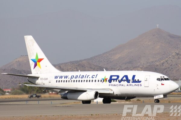 CC-CZO / 737-200 / PAL
