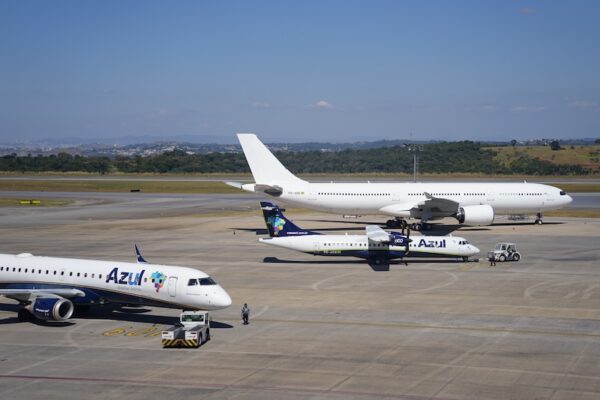 PR-AYW / E195-E1 / Azul