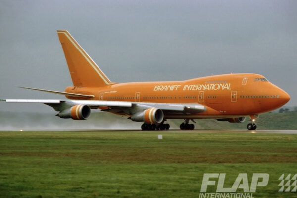 N6038N / 747-SP / Braniff