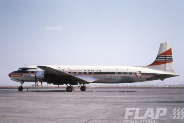 N5903 / DC-7C / Braniff