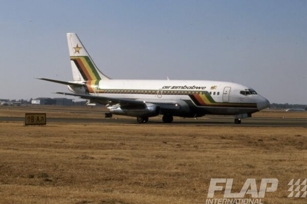 Z-WPC / 737-200 / Air Zimbabwe