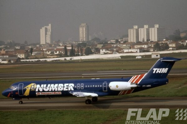 PT-MRK / Fokker 100 / TAM