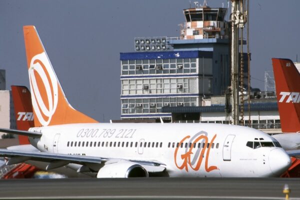 PR-GOM / 737-700 / GOL