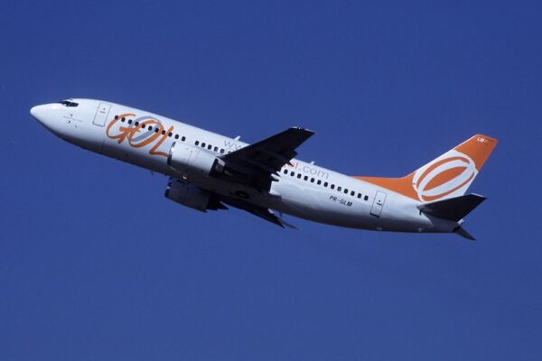PR-GLM / 737-300 / GOL
