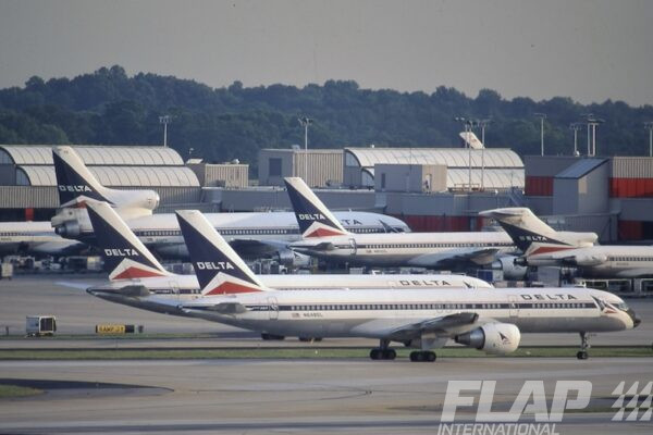 N648DL / 757-200 / Delta