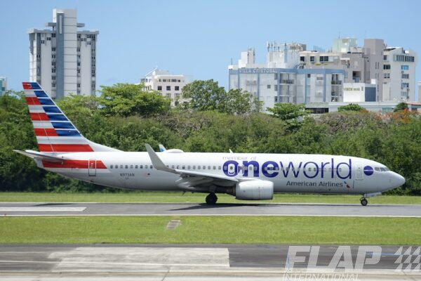N973AN / 737-800 / American Airlines